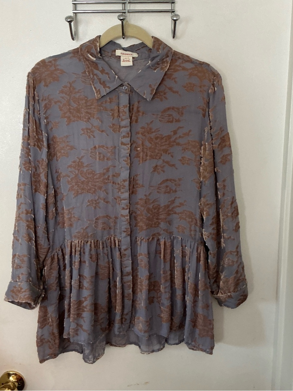 Sundance Dusty Lavender Grey and Tan Floral Burnout Button Front Top L
